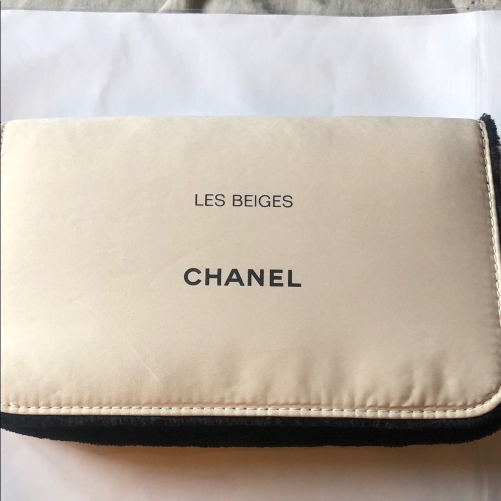CHANEL Les Beiges Beige and Black Cosmetic Pouch